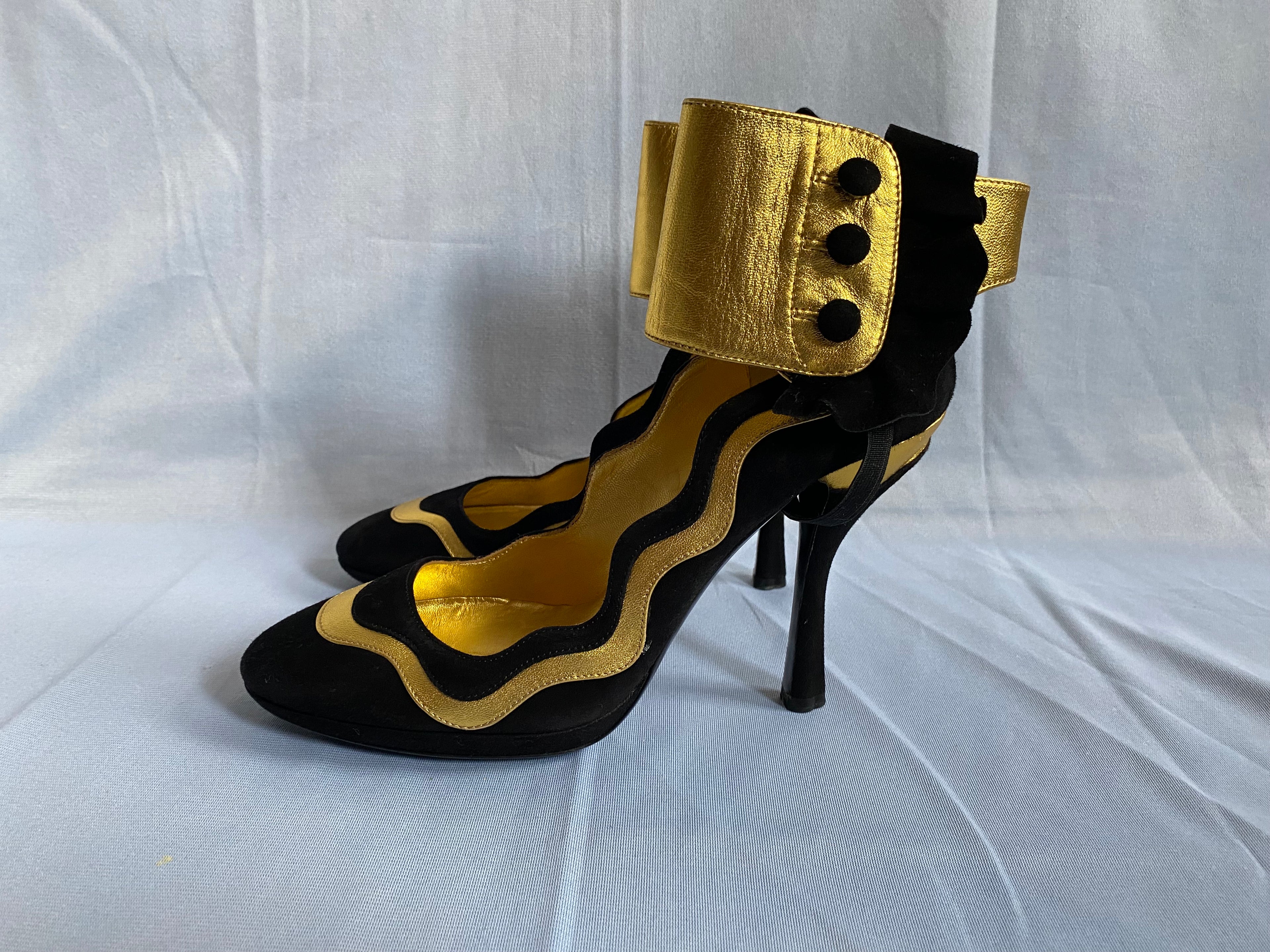 Prada Black Suede Gold Leather Trim Pumps 39uk Fairy Collection Spring/Summer 2008
