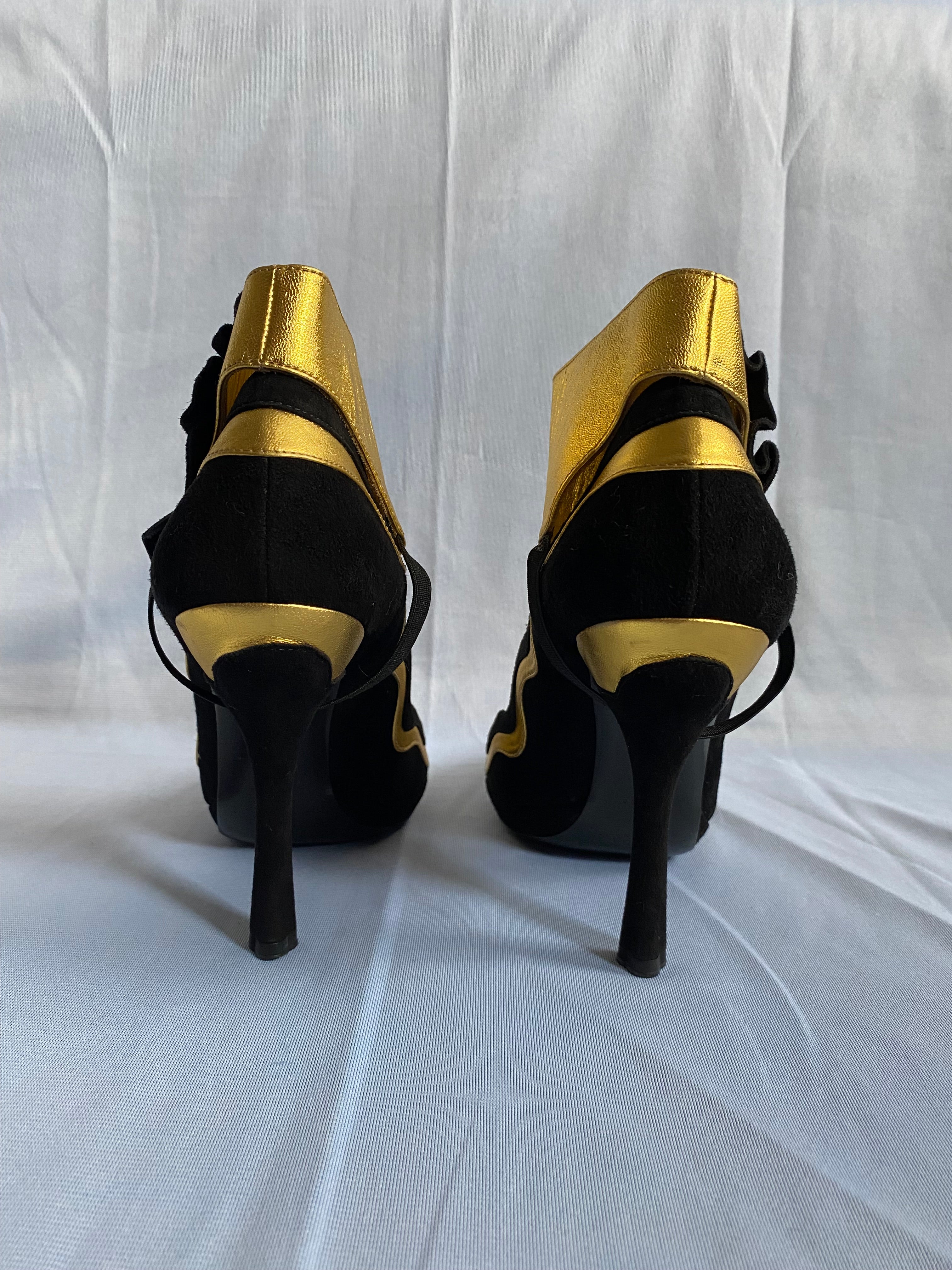 Prada Black Suede Gold Leather Trim Pumps 39uk Fairy Collection Spring/Summer 2008
