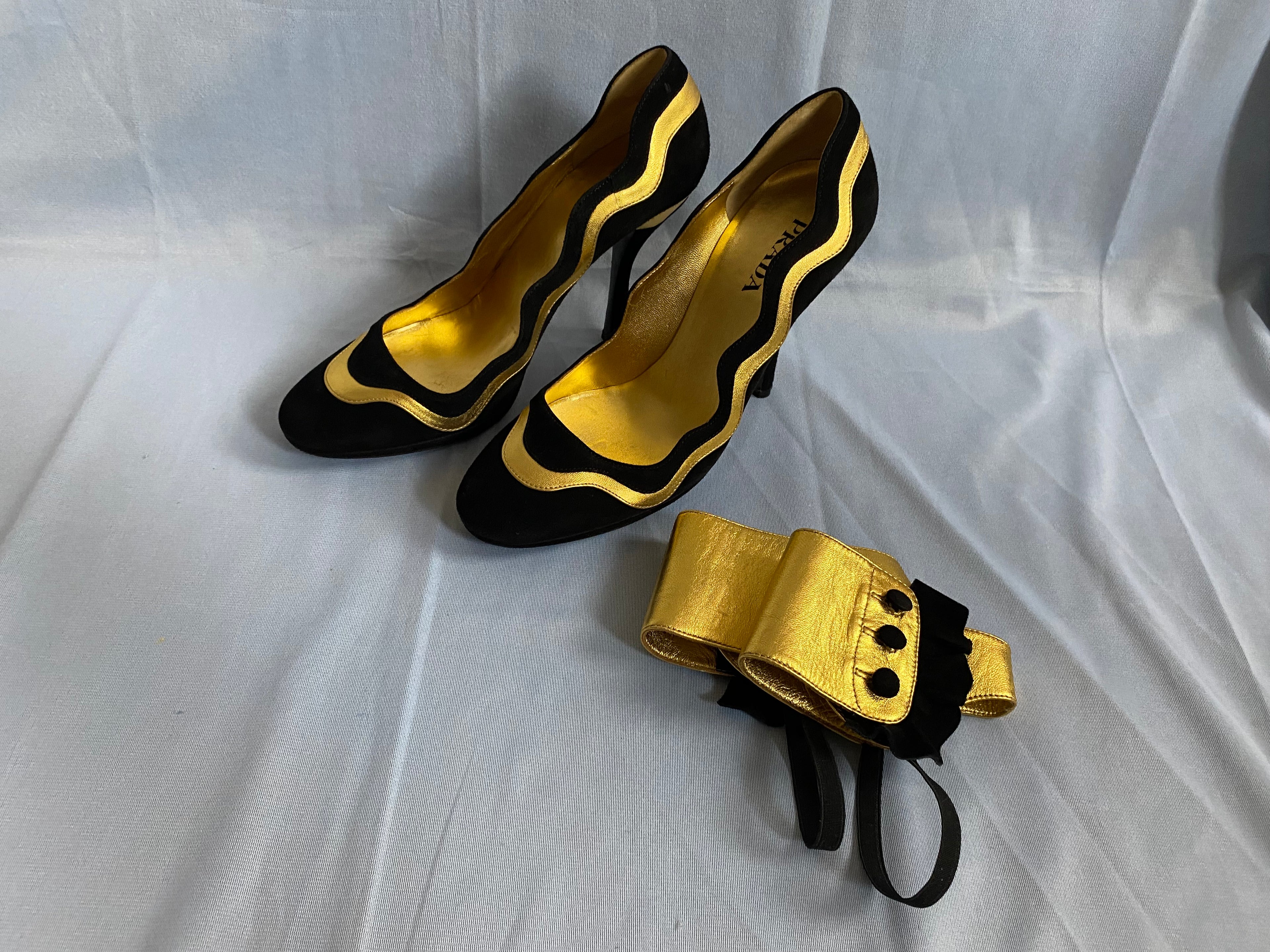 Prada Black Suede Gold Leather Trim Pumps 39uk Fairy Collection Spring/Summer 2008