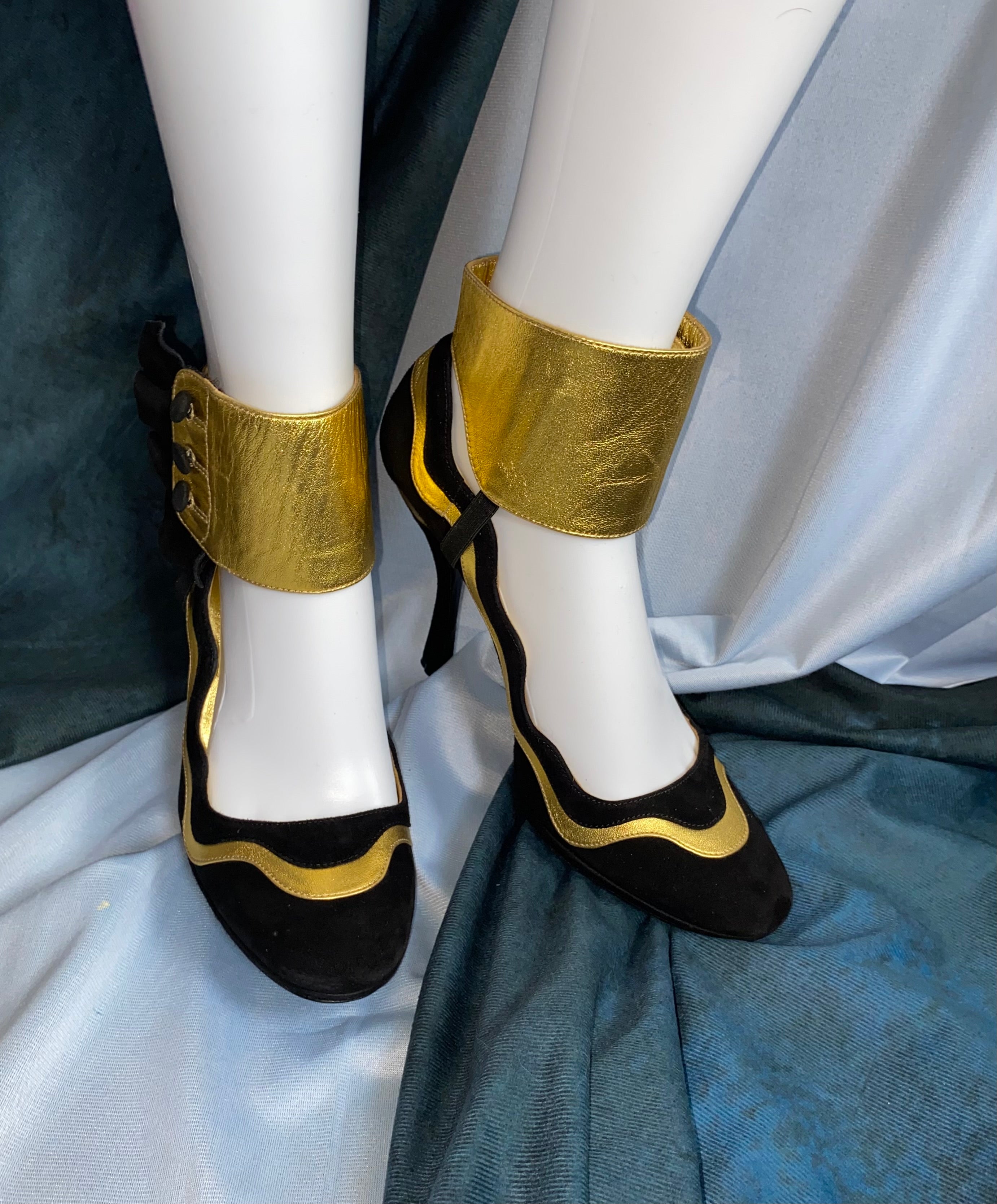 Prada Black Suede Gold Leather Trim Pumps 39uk Fairy Collection Spring/Summer 2008