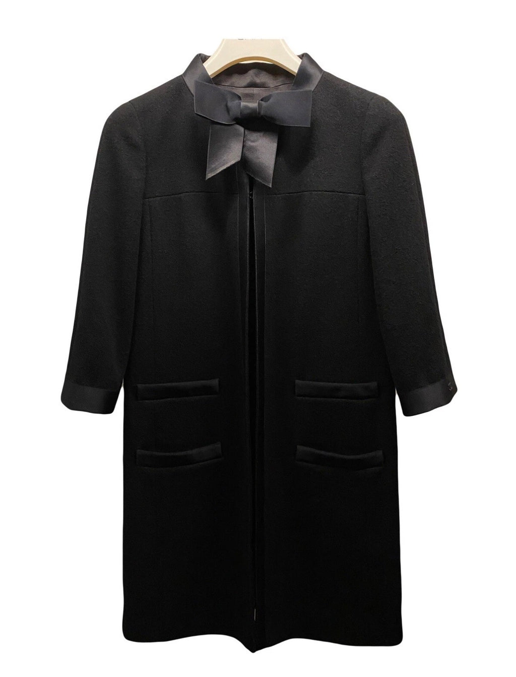 Chanel Black Coat Satin Bow Fall/2005 Runaway 38FR CC