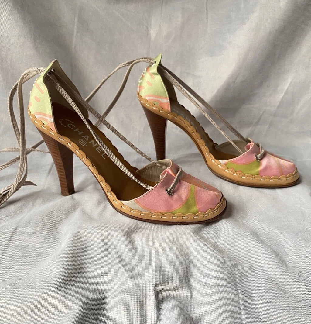 Chanel Vintage Slingback Floral Fabric Ankle Wrap Heels Pearl CC Logo Mark 37.5eu