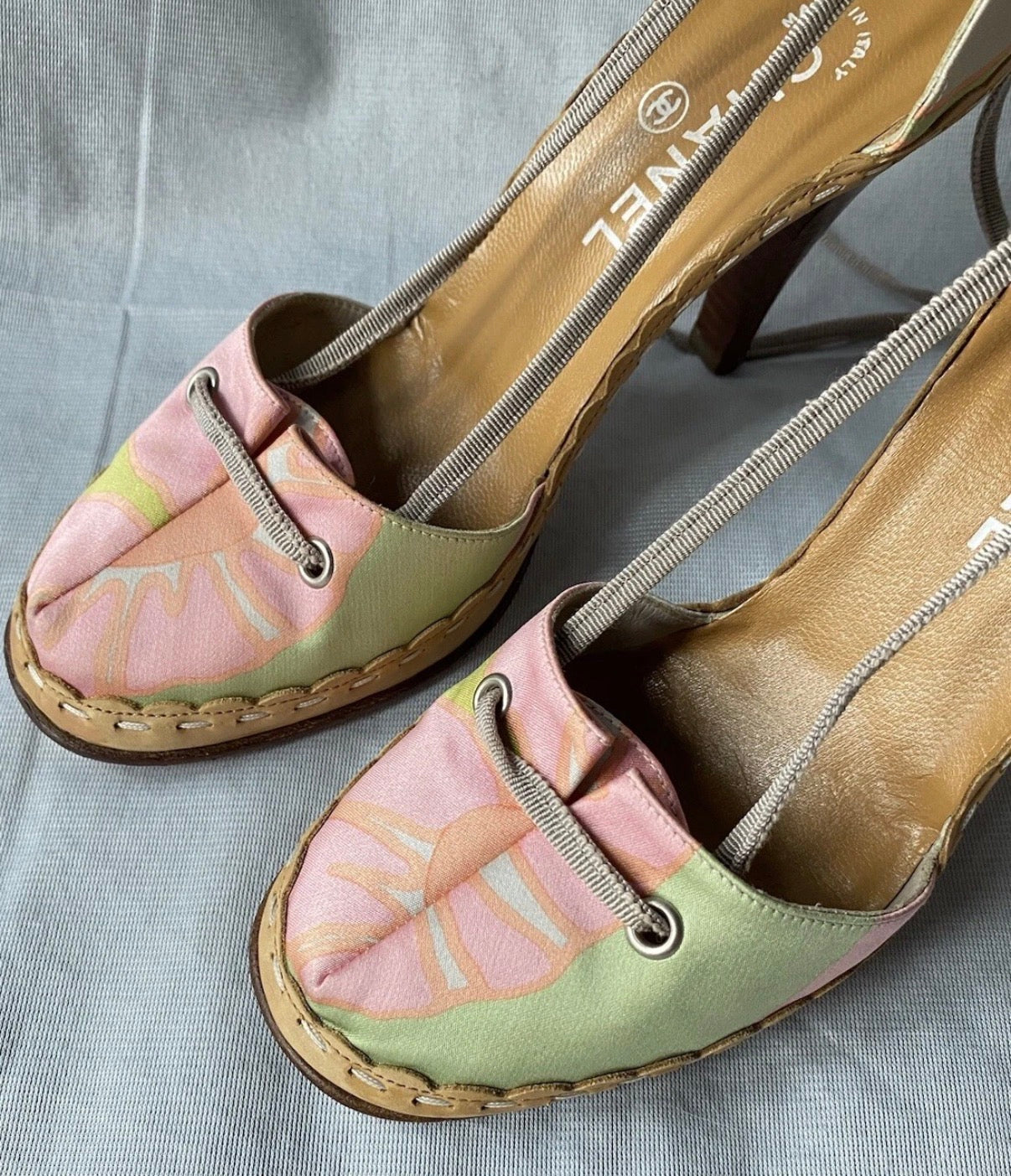 Chanel Vintage Slingback Floral Fabric Ankle Wrap Heels Pearl CC Logo Mark 37.5eu