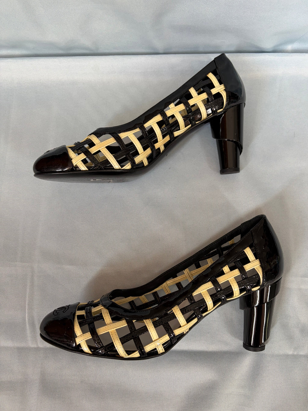 Chanel Resort 2009 Lattice Straps Pumps Black Beige Yellow Patent Leather 38.5eu