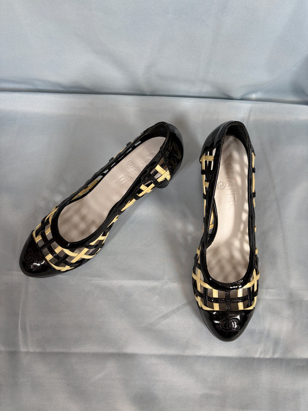 Chanel Resort 2009 Lattice Straps Pumps Black Beige Yellow Patent Leather 38.5eu