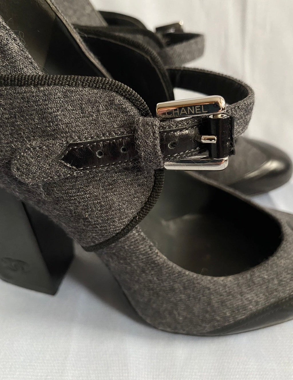 Chanel Mary Jane Pumps Grey Wool Black Leather Fall/2008 Ankle Strap 38.5eu