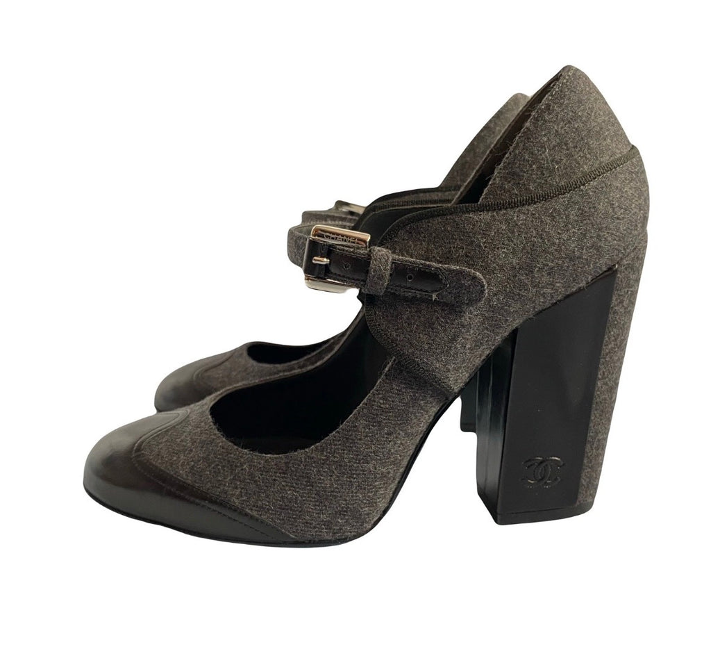 Chanel Mary Jane Pumps Grey Wool Black Leather Fall/2008 Ankle Strap 38.5eu