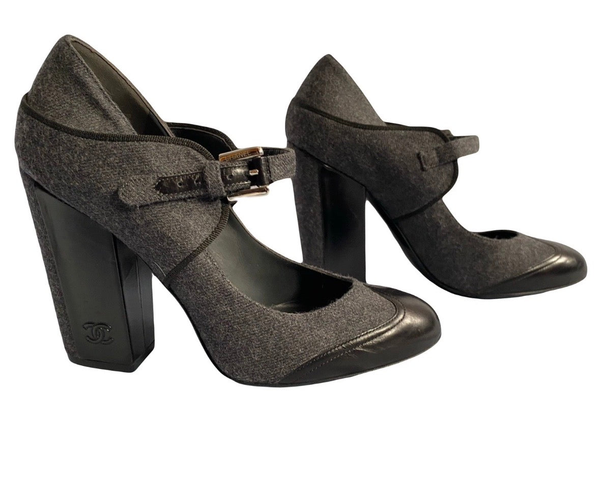 Chanel Mary Jane Pumps Grey Wool Black Leather Fall/2008 Ankle Strap 38.5eu