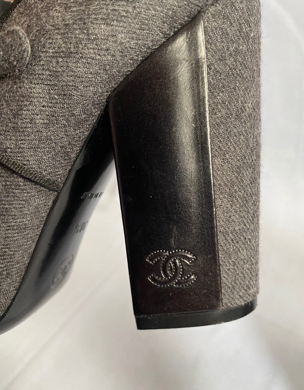Chanel Mary Jane Pumps Grey Wool Black Leather Fall/2008 Ankle Strap 38.5eu