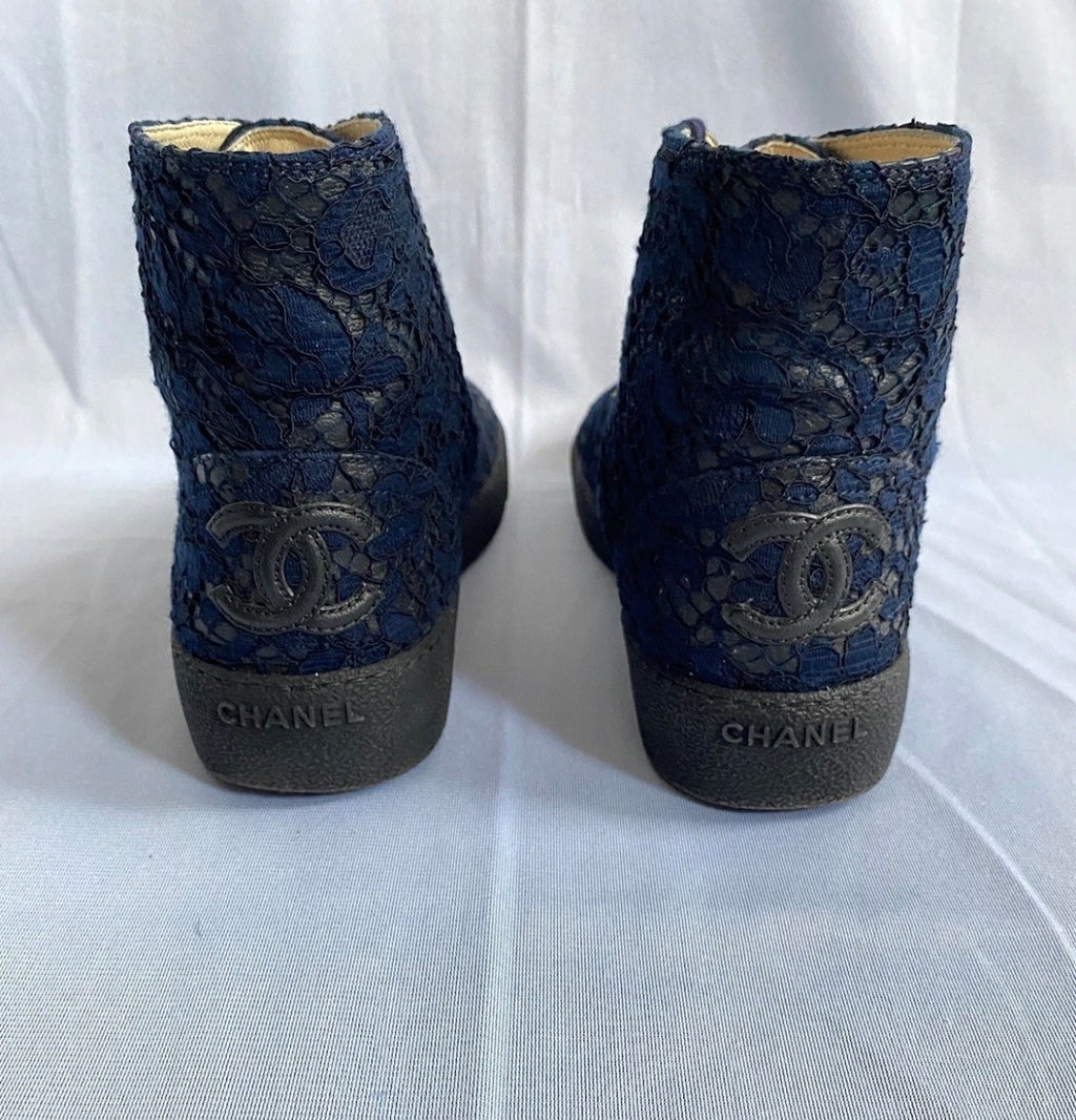 Chanel Navy High Top Lace Leather Trainers 38eu
